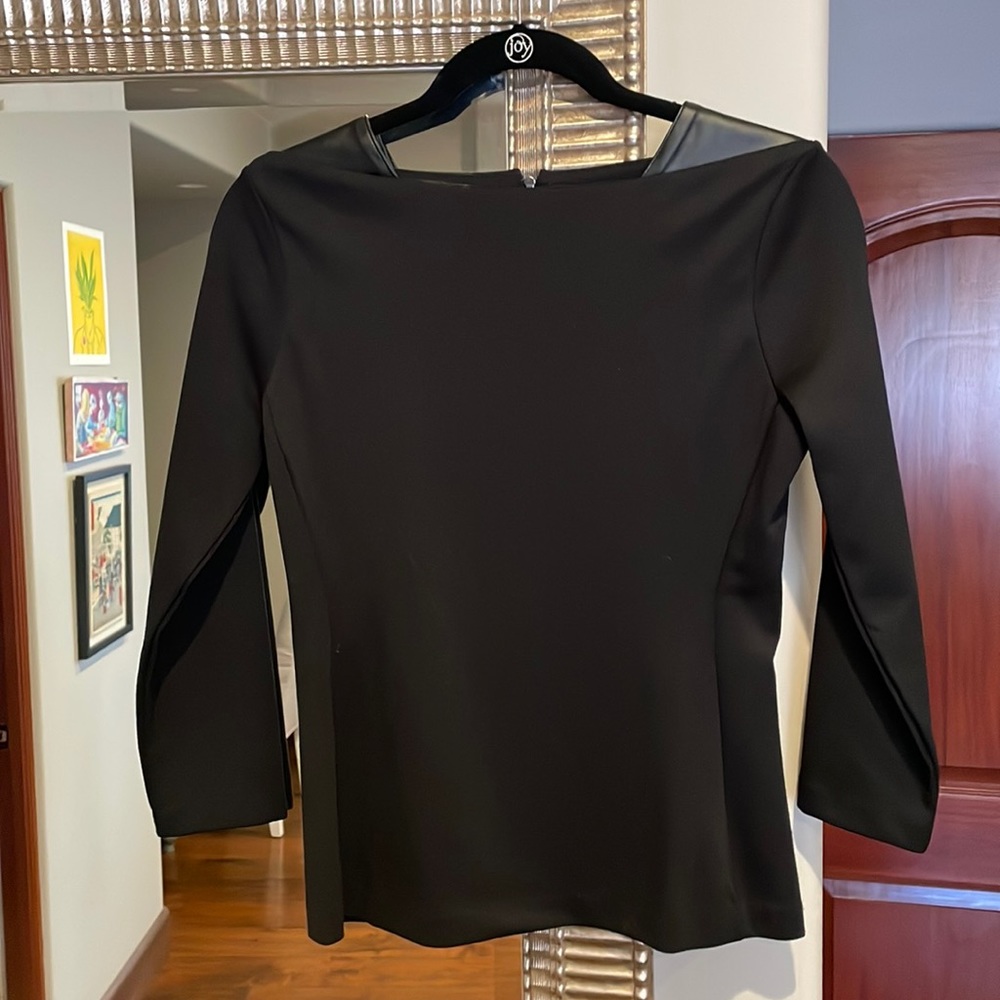 Halogen simple black top size S with faux leather detail
